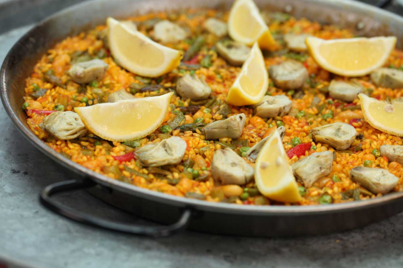 https://www.bascofinefoods.com/wp-content/uploads/2018/09/vegetarian-paella-1.jpg